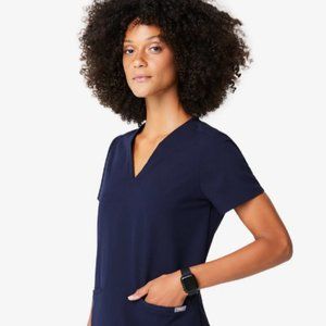 CASMA Three-Pocket Scrub Top